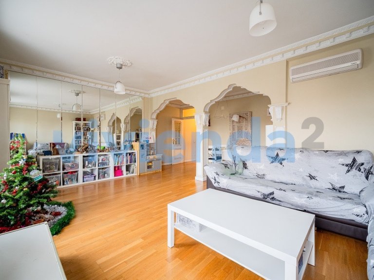 Apartment for Sale in Fuente del Berro, Madrid 15