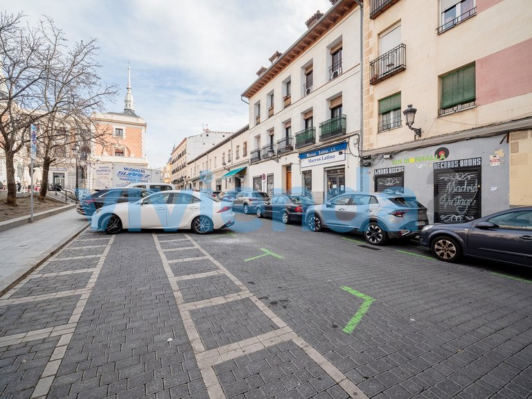 Apartment for Sale in Embajadores, Madrid 9