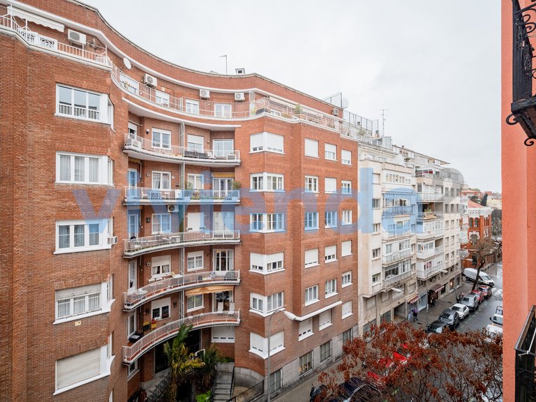 Apartment for Sale in Ríos Rosas, Madrid 11
