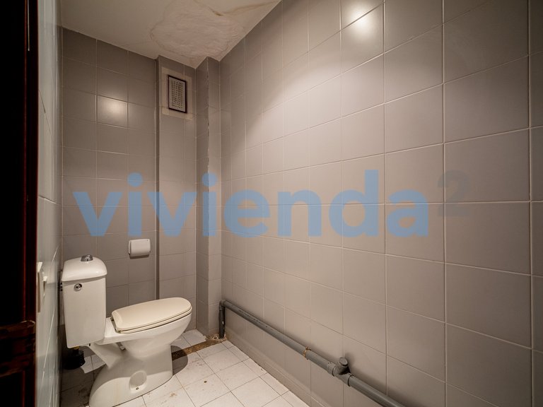 Commercial for Sale in Simancas, Madrid 27