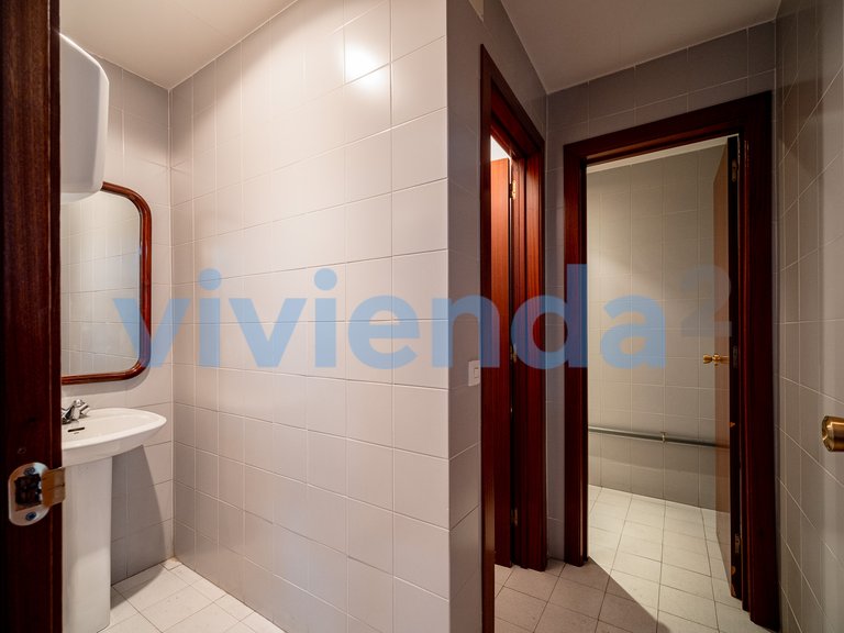 Commercial for Sale in Simancas, Madrid 26