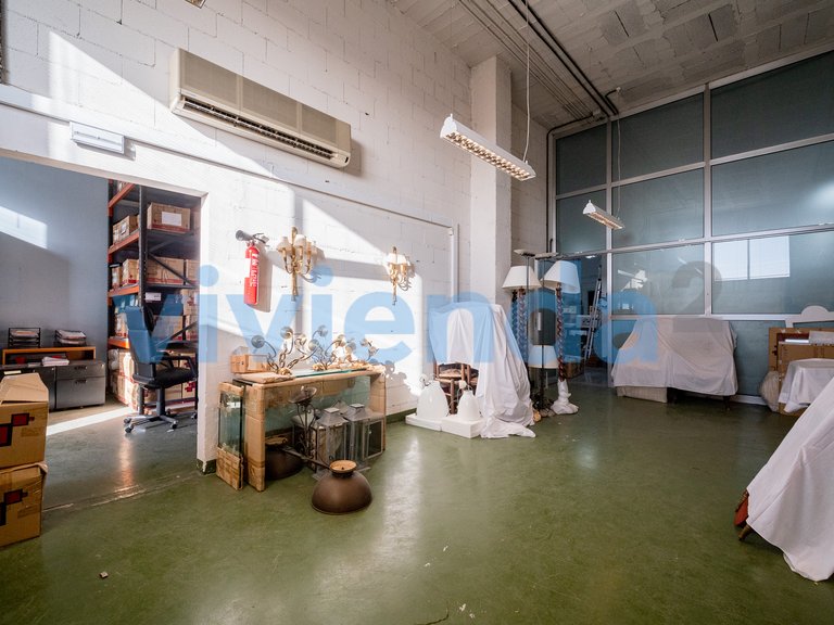 Commercial for Sale in Simancas, Madrid 23