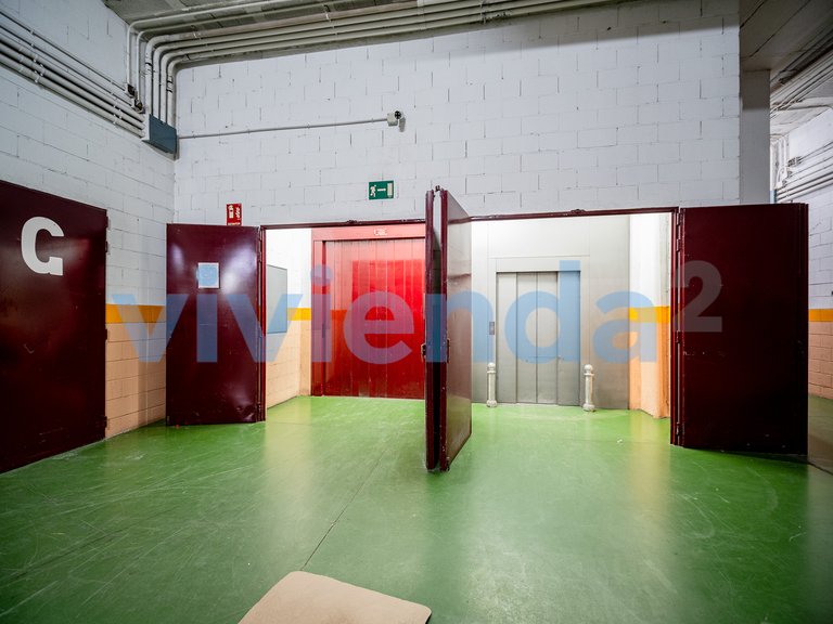 Commercial for Sale in Simancas, Madrid 18