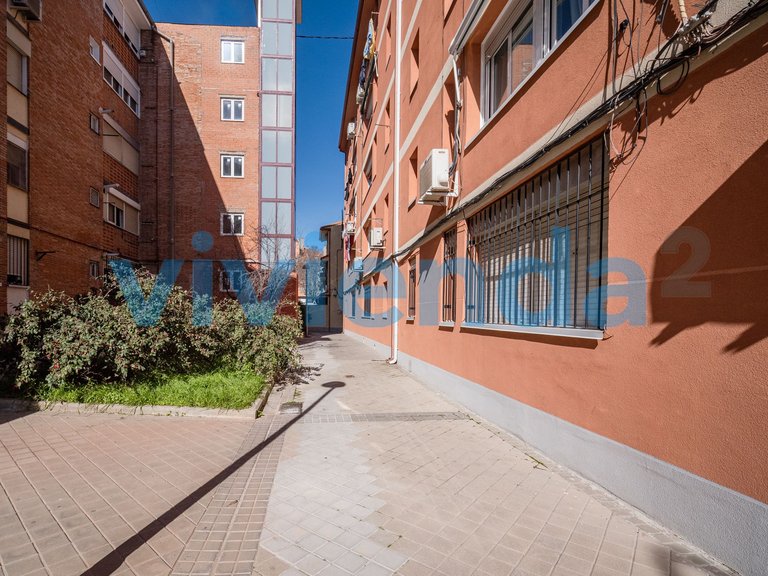 Apartment for Sale in Apóstol Santiago, Madrid 14
