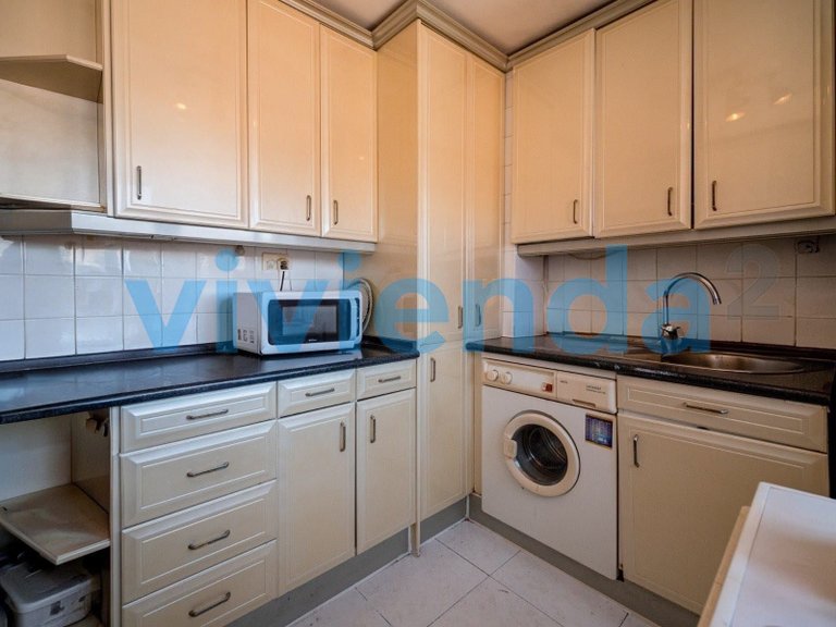 Apartment for Sale in Apóstol Santiago, Madrid 17