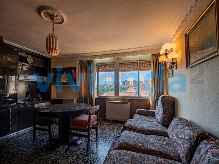 Apartment for Sale in Apóstol Santiago, Madrid 1