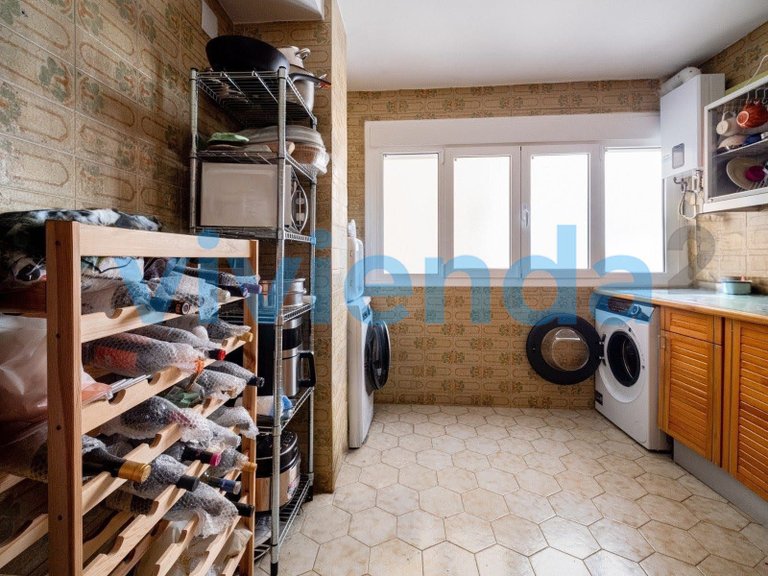 Apartment for Sale in Valdezarza, Madrid 15