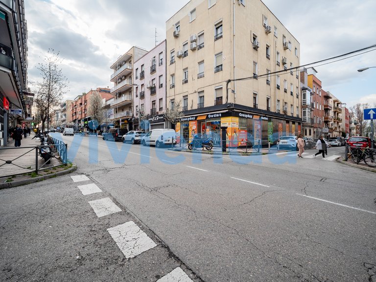 Apartment for Sale in Almendrales, Madrid 16