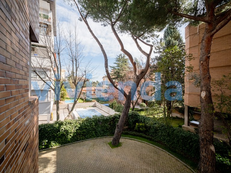 Apartment for Sale in San Pascual, Madrid 17