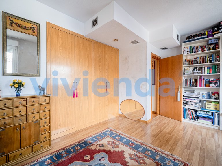 Apartment for Sale in San Pascual, Madrid 30