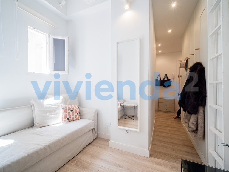 Apartment for Sale in Fuente del Berro, Madrid 13