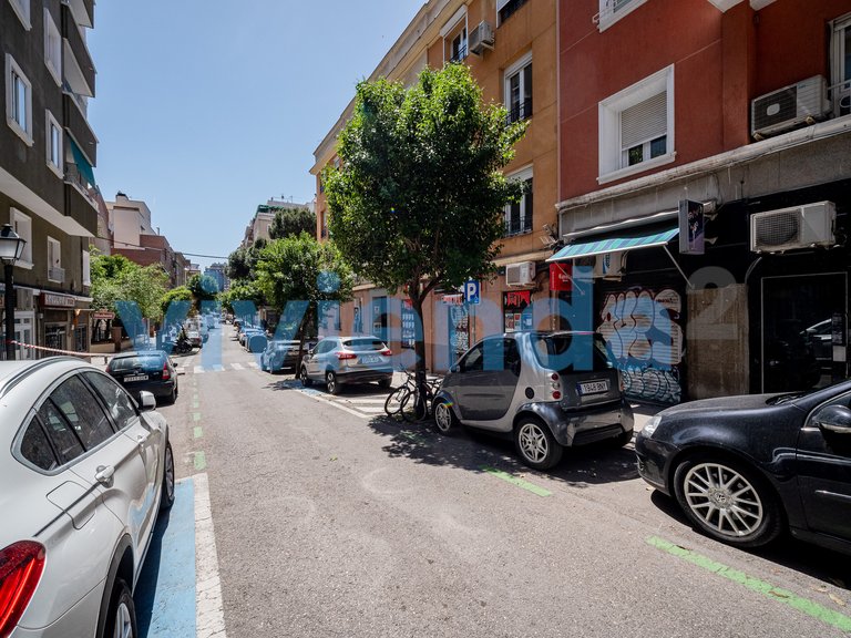 Apartment for Sale in Fuente del Berro, Madrid 30