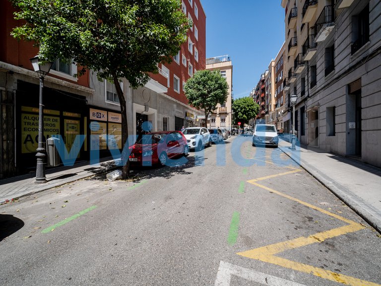 Apartment for Sale in Fuente del Berro, Madrid 31