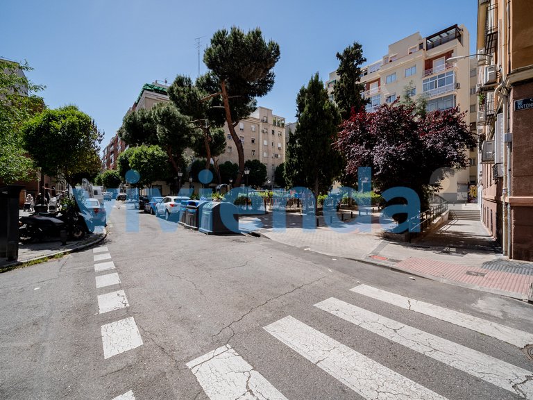 Apartment for Sale in Fuente del Berro, Madrid 32