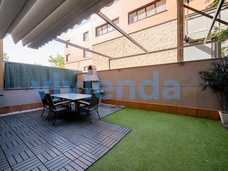 Commercial for Sale in Rejas, Madrid 2