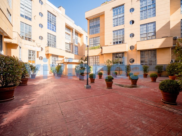 Commercial for Sale in Rejas, Madrid 20