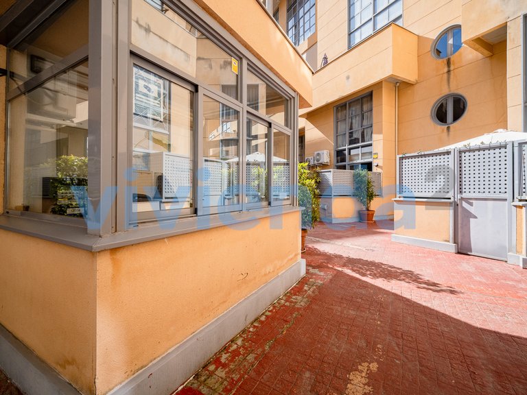 Commercial for Sale in Rejas, Madrid 4