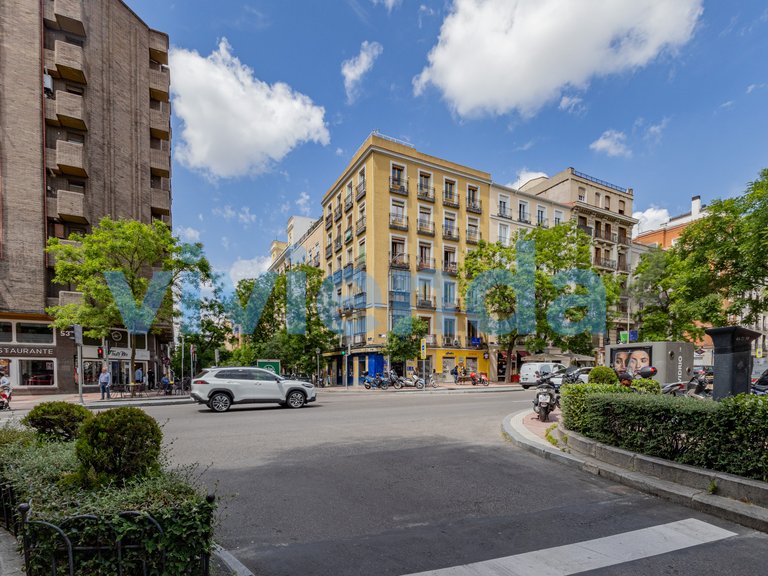 Apartment for Sale in Almagro, Madrid 2