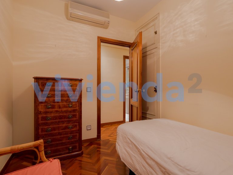Apartment for Sale in Ríos Rosas, Madrid 17