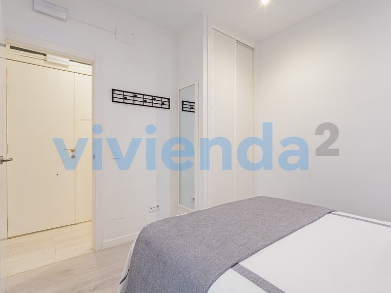 Apartment for Sale in Embajadores, Madrid 21