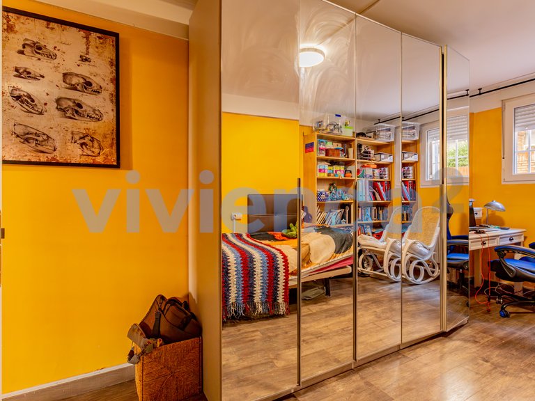 Commercial for Sale in Opañel, Madrid 13