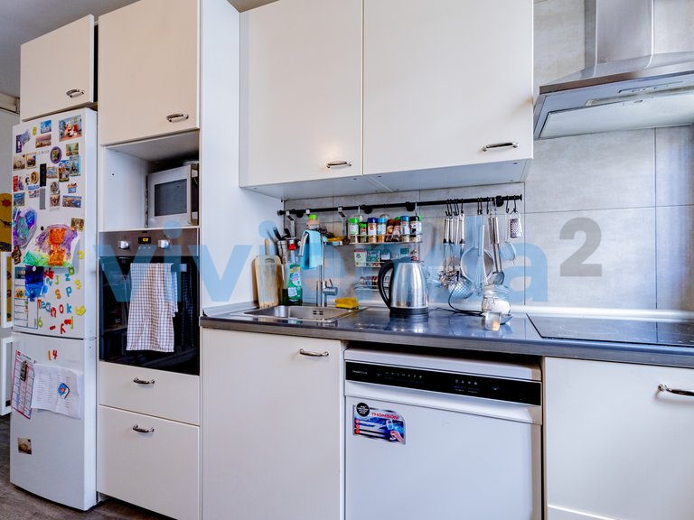 Commercial for Sale in Opañel, Madrid 18