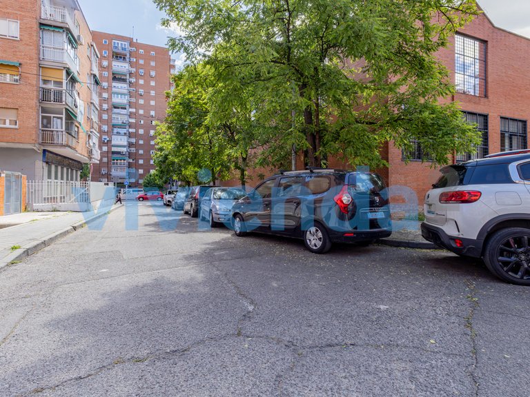 Commercial for Sale in Opañel, Madrid 26