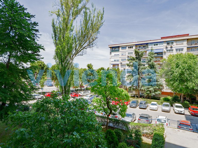 Apartment for Sale in Rosas, Madrid 2