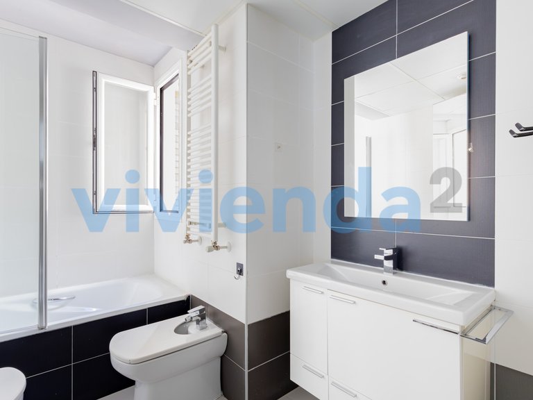 Apartment for Sale in Ventas, Madrid 17