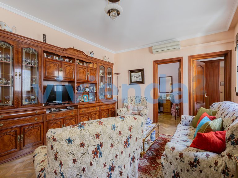 Apartment for Sale in Palacio, Madrid 3