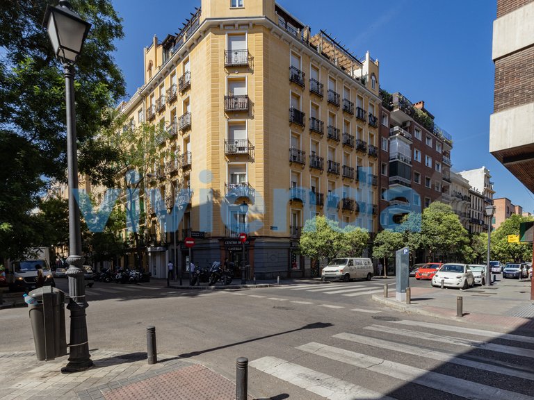Apartment for Sale in Gaztambide, Madrid 27