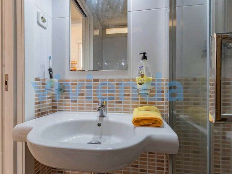 Apartment for Sale in Ventas, Madrid 18