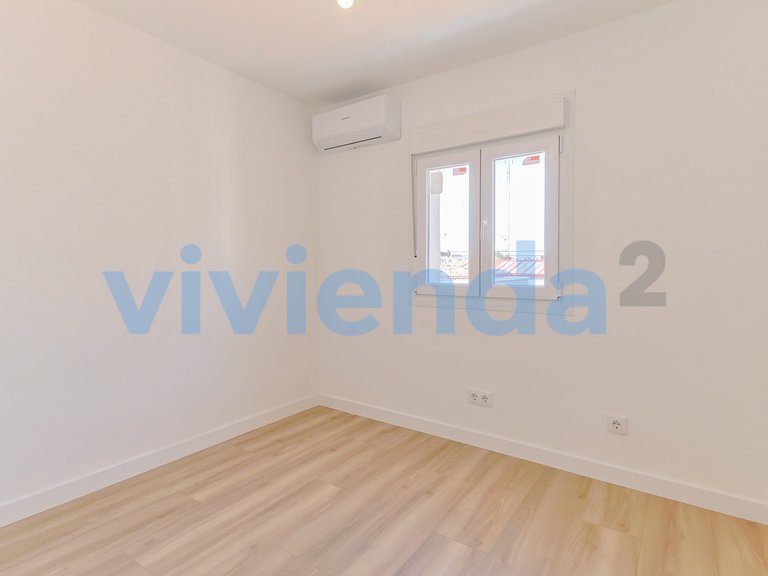 Apartment for Sale in Valverde, Madrid 5