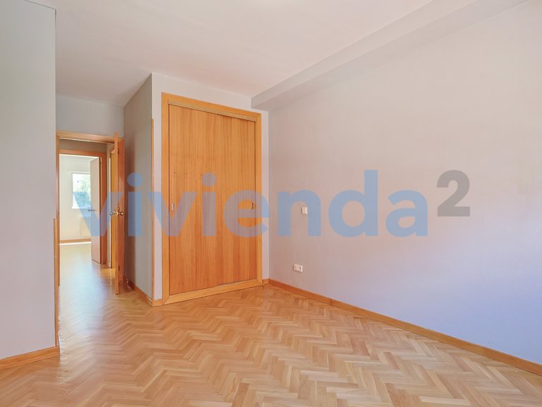 Apartment for Sale in Rosas, Madrid 13