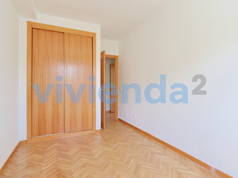 Apartment for Sale in Rosas, Madrid 18