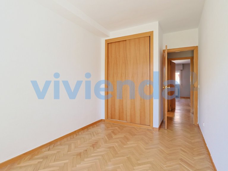 Apartment for Sale in Rosas, Madrid 19