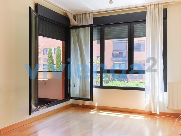 Apartment for Sale in Rejas, Madrid 5