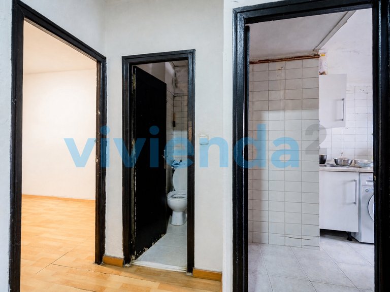 Apartment for Sale in Almendrales, Madrid 18