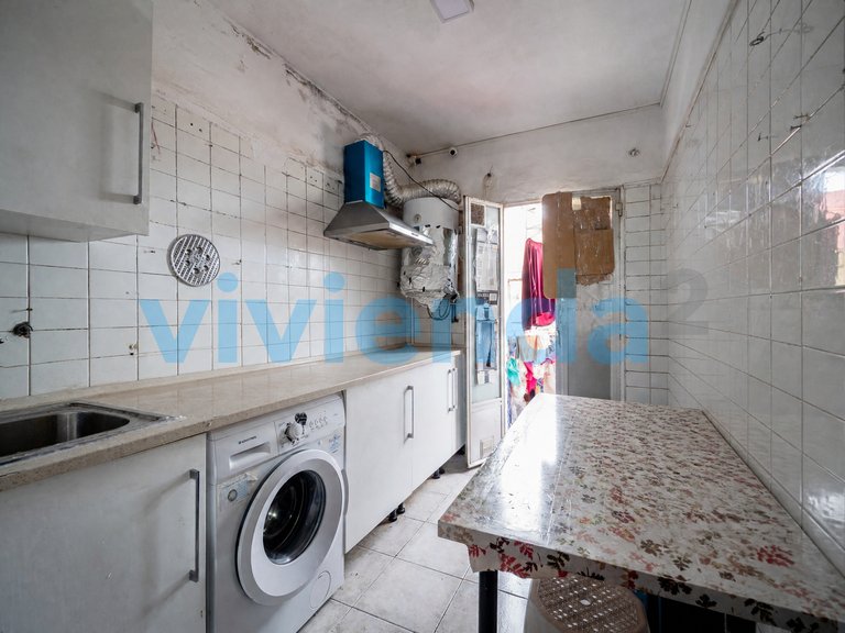 Apartment for Sale in Almendrales, Madrid 29