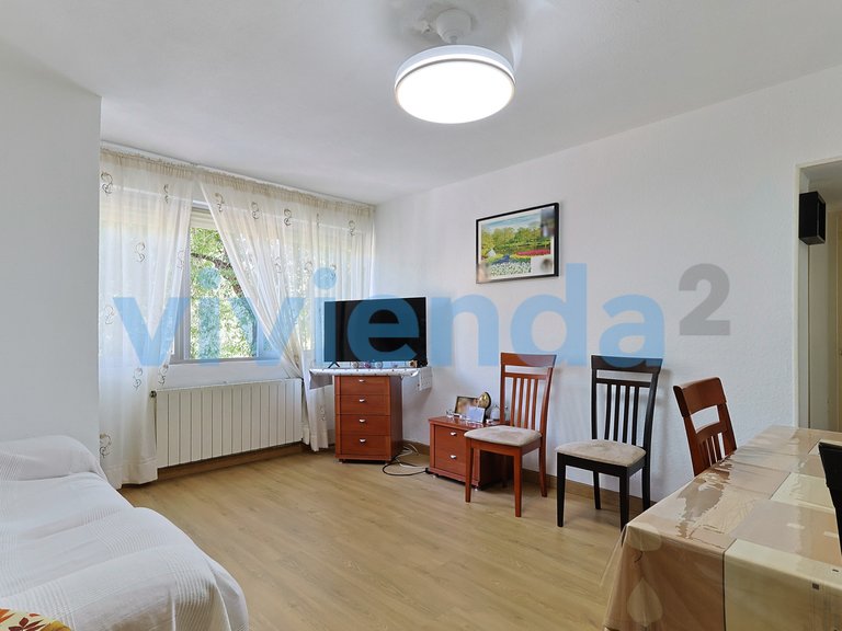 Apartment for Sale in Media Legua, Madrid 14