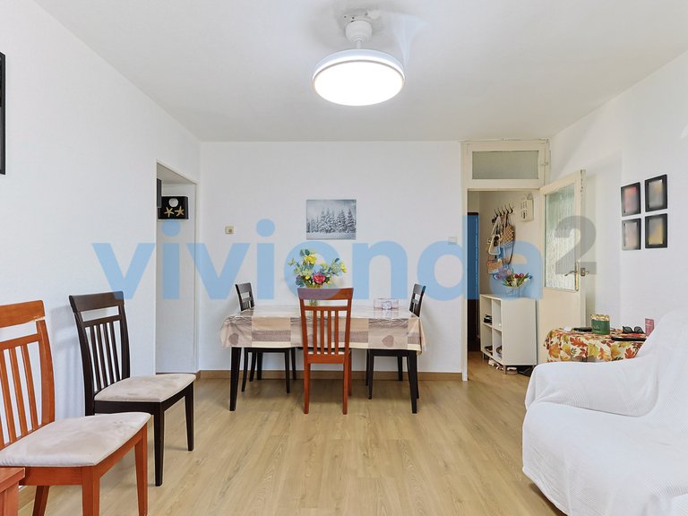 Apartment for Sale in Media Legua, Madrid 17