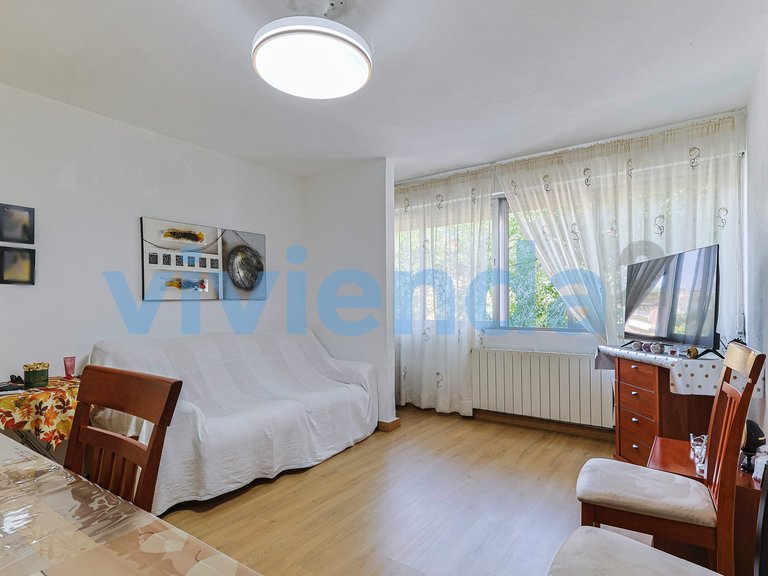 Apartment for Sale in Media Legua, Madrid 21