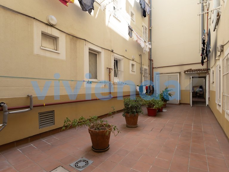 Apartment for Sale in Media Legua, Madrid 26