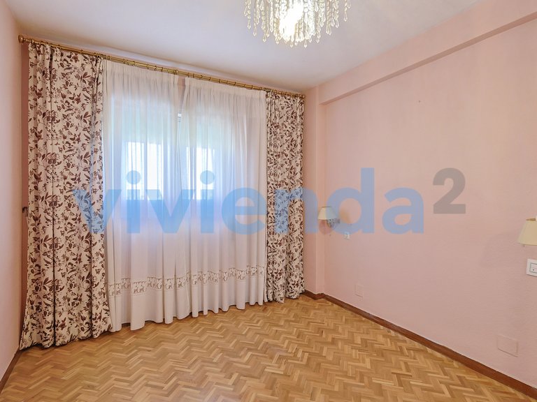 Apartment for Sale in Quintana, Madrid 12