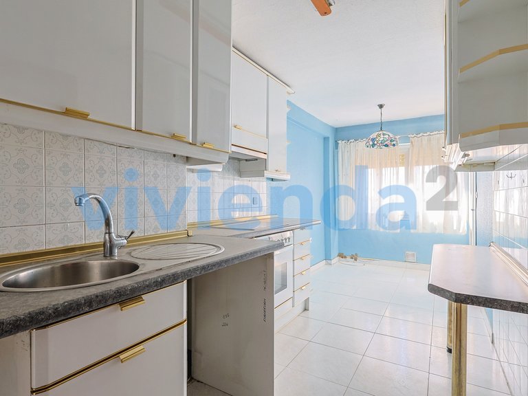 Apartment for Sale in Quintana, Madrid 18