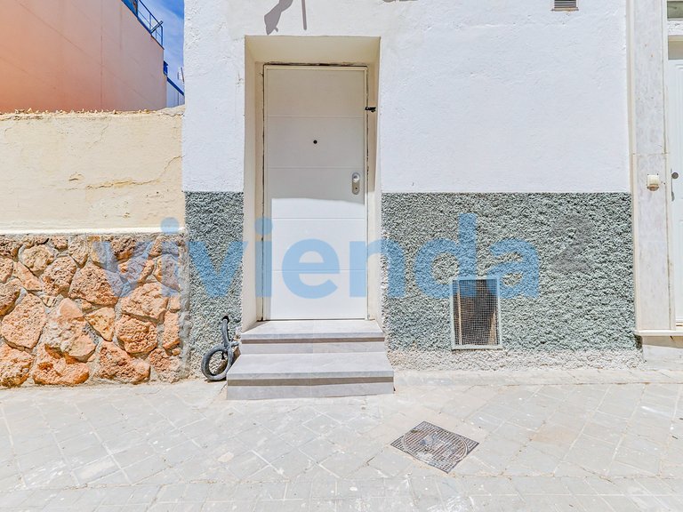Apartment for Sale in Valverde, Madrid 29