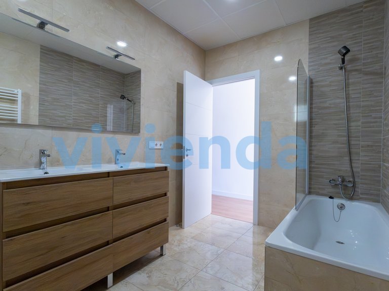 Apartment for Sale in Hispanoamerica, Madrid 9