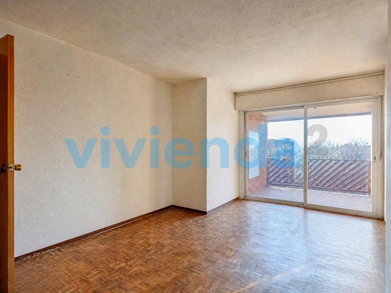Apartment for Sale in Apóstol Santiago, Madrid 6