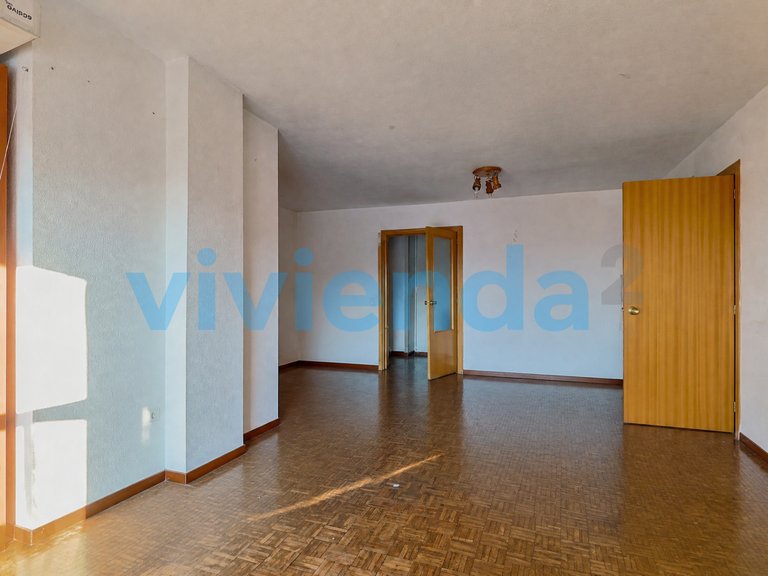 Apartment for Sale in Apóstol Santiago, Madrid 7