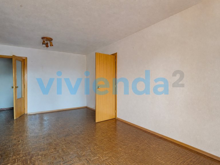 Apartment for Sale in Apóstol Santiago, Madrid 8